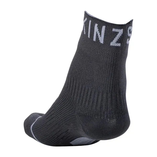 sealskinz-socken-dunton-schwarz-grau-ansicht-2