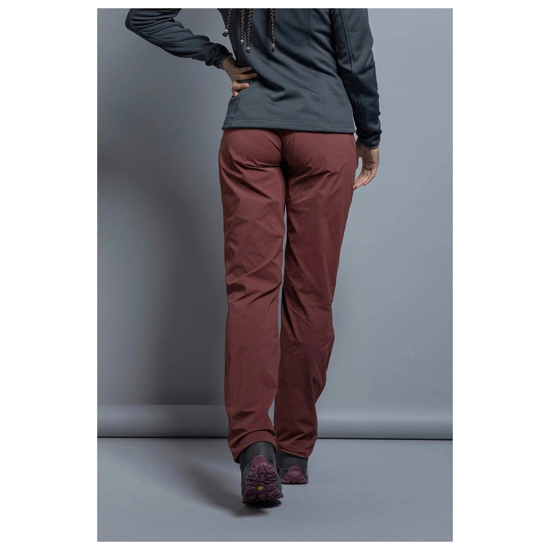 tatonka-hose-travel-pants-aubergine-red-frauen-ansicht-2