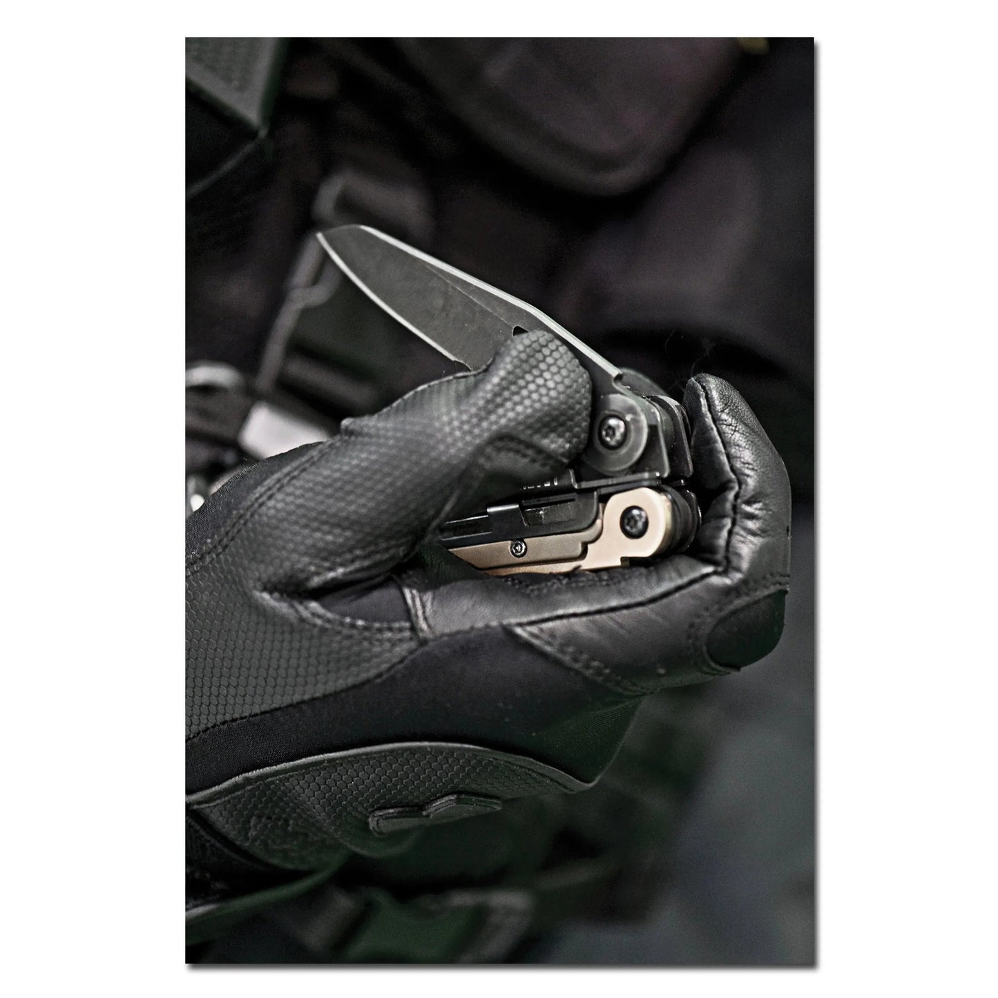 leatherman-multitool-military-utility-tool-mut-schwarz-ansicht-8