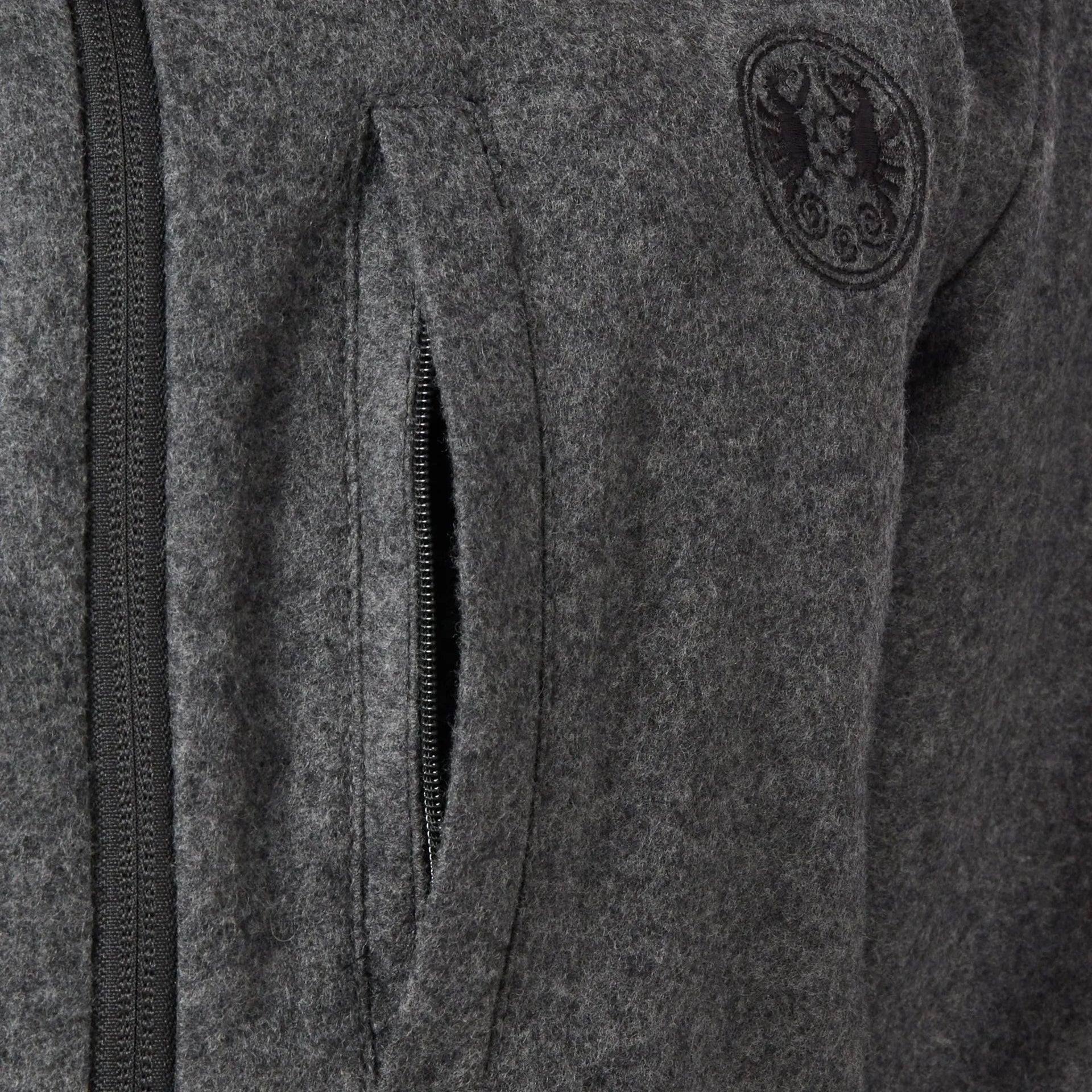 petromax-wolljacke-mittelgrau-ansicht-4