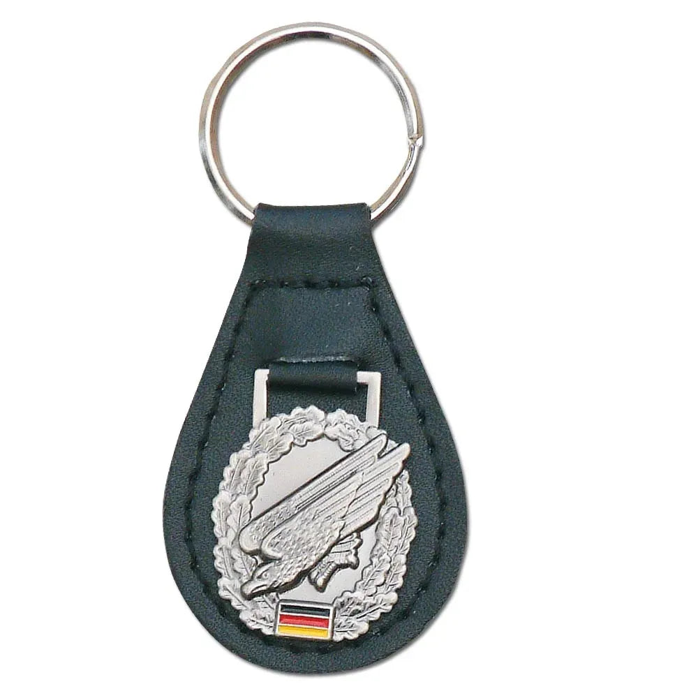 wachter-schluesselanhaenger-mit-barettabzeichen-ansicht-1