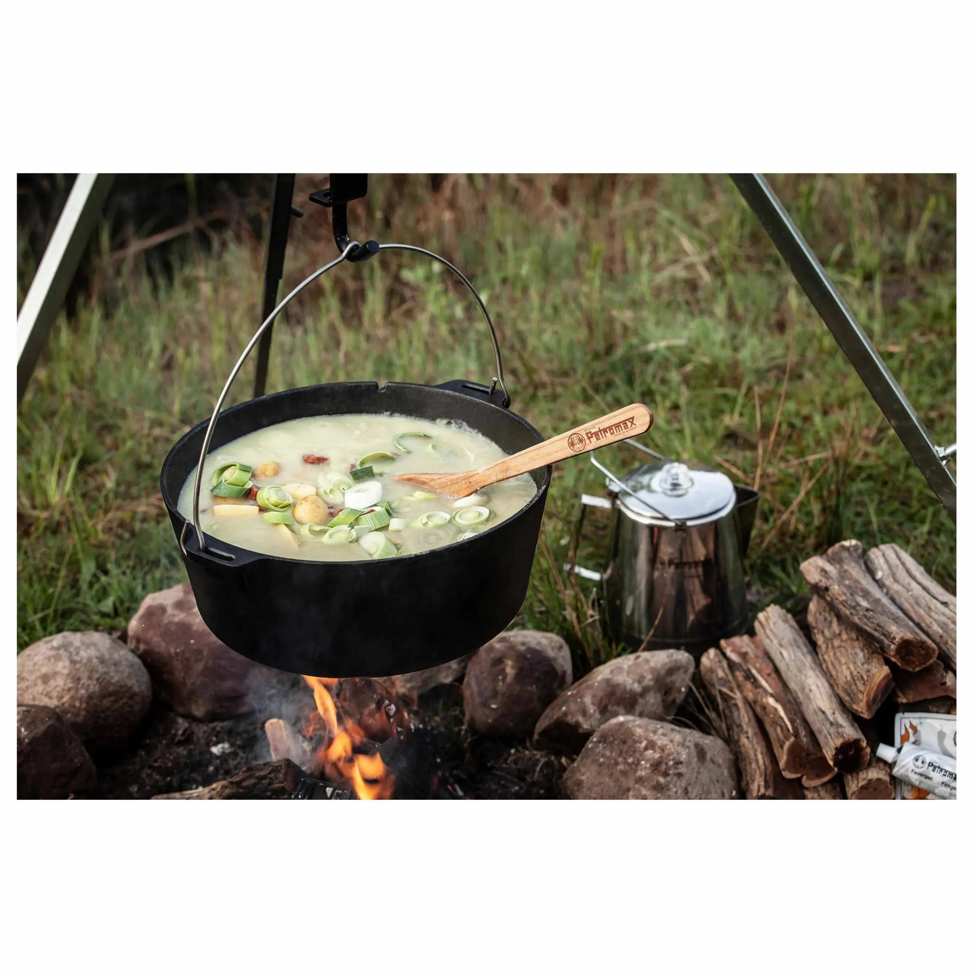 petromax-feuertopf-ft12-ohne-fuesse-schwarz-ansicht-4