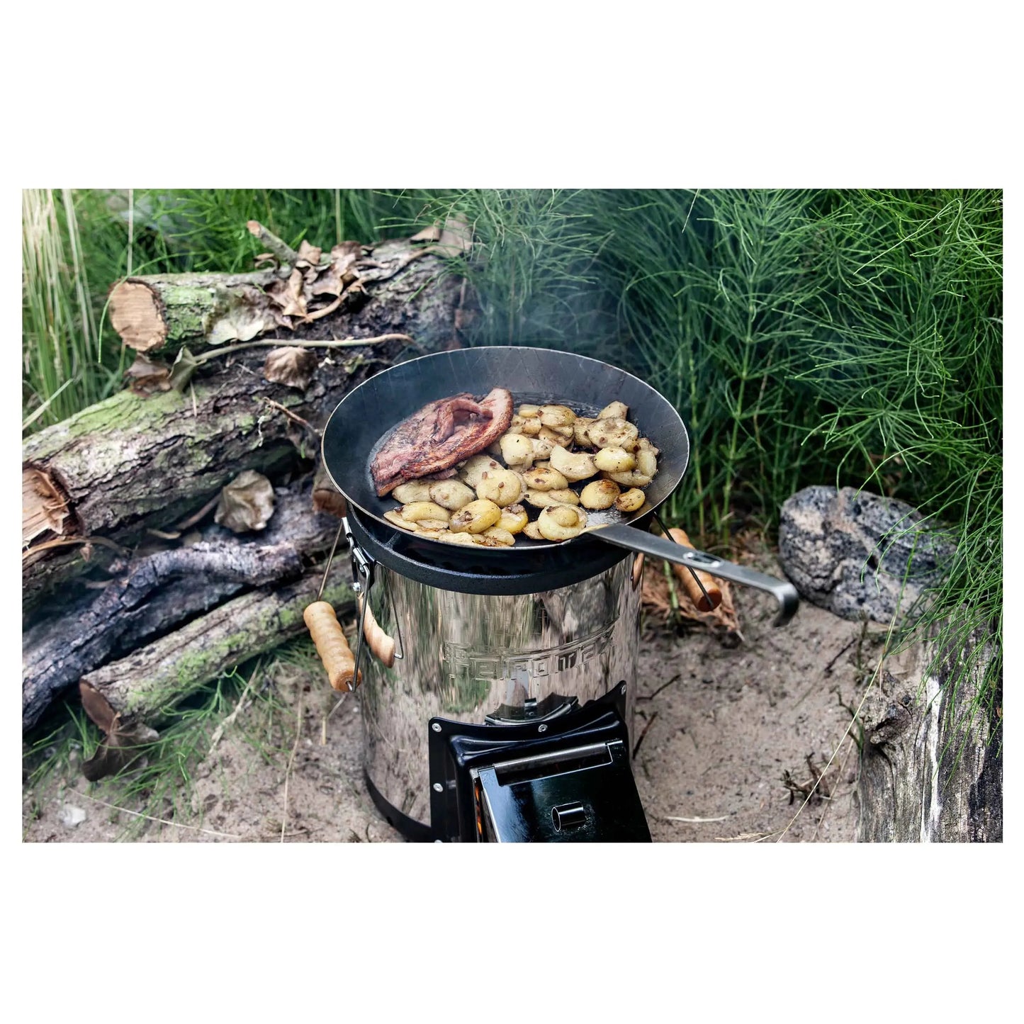 petromax-schmiedeeiserne-pfanne-sp28-schwarz-ansicht-4